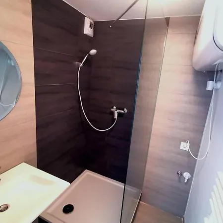 Vizparti Apartman 시오포크