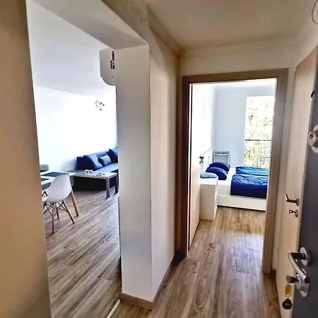 Vizparti Apartman 아파트 *